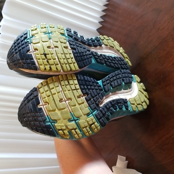 Brooks Ghost Running Shoes - Picture 8 of 9